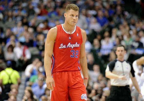 瓦伦市长：林荣福家门口拉横幅的球迷不算被扣，是在接受调查